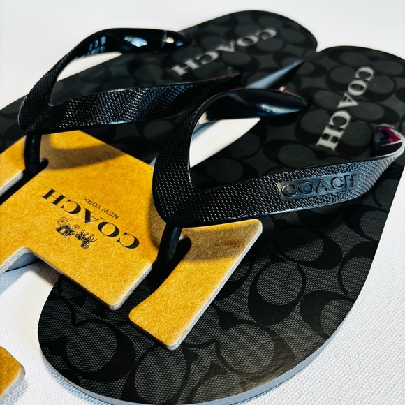 Coach Logo Black
Flip Flops Size 7 - Picture 2 of 6